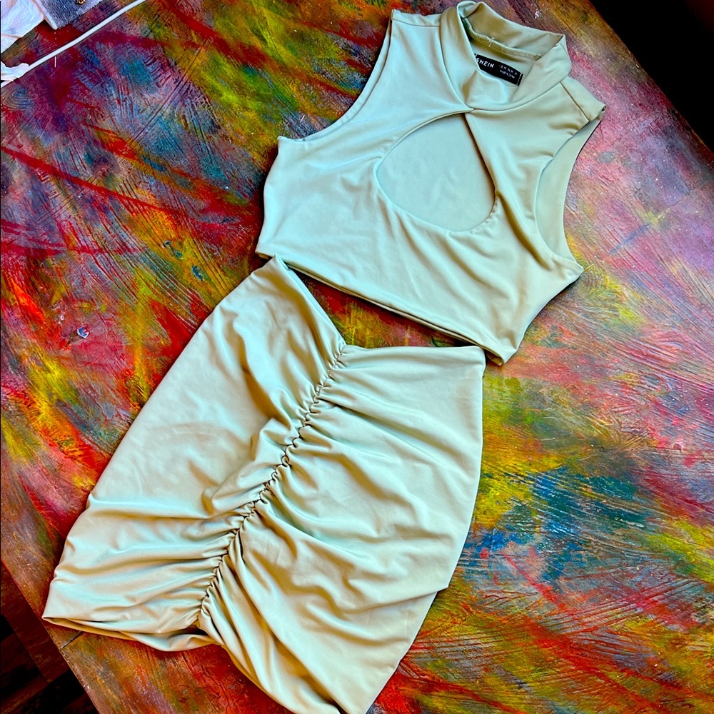 Sage Skirt set: crop top with a front key hole sleeveless mini skirt Sz. XS